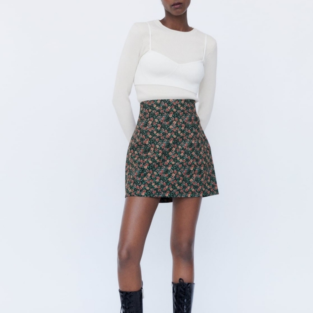 ZARA floral mini skirt size XS